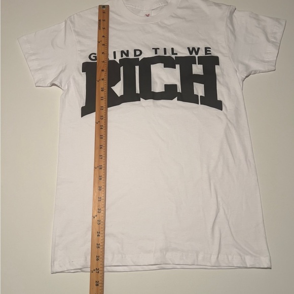 NWOT Men's Small "Grind Til We Rich" Graphic Tee (G4) - Picture 2 of 3